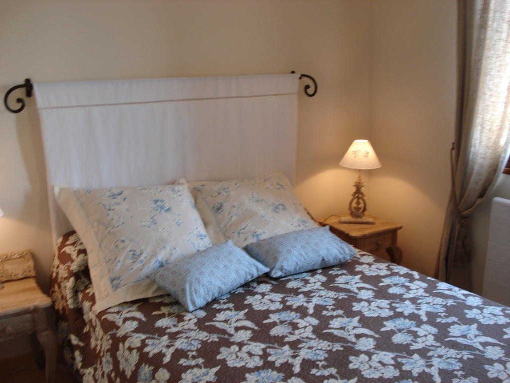 B&B L'Oustalet De Sylvie Villeneuve-lès-Avignon Стая снимка
